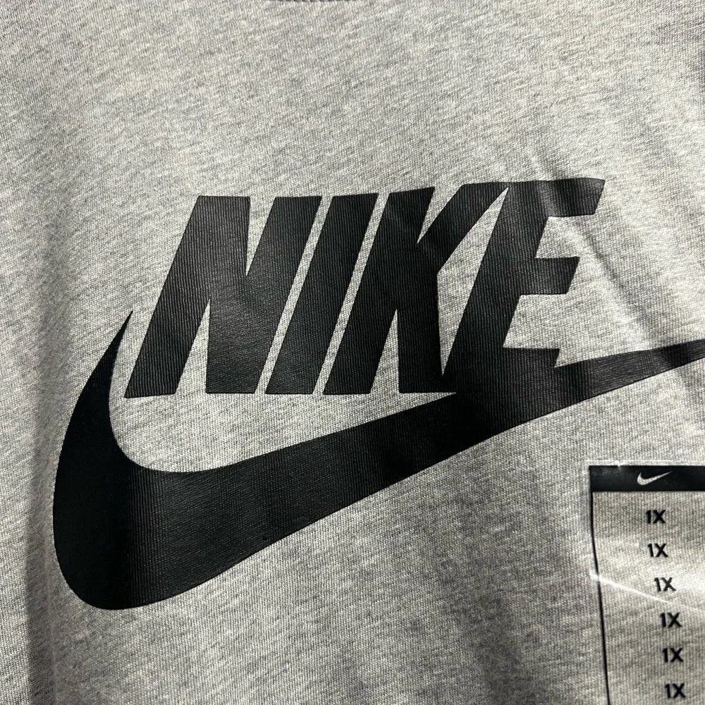 Women’s Nike Plus Size Long Sleeve Tee - Picture 2 of 2